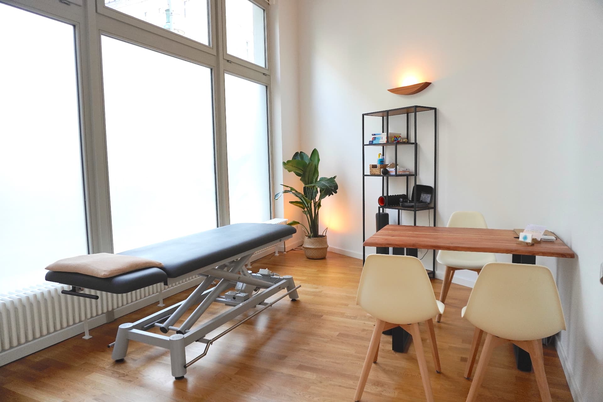 Behandlungsraum der Praxis MY OSTEO in Berlin